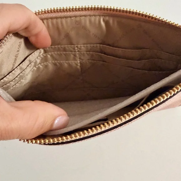 MICHAEL KORS JET SET TRAVEL XL CLUTCH WRISTLET PEBBLED LEATHER PINK BLOSSOM - Picture 8 of 9